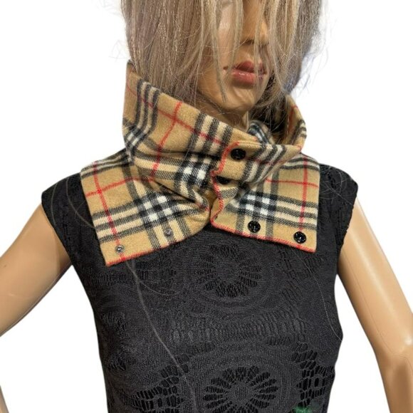 NWT Burberry Archive Beige Vintage Check-Pattern 100% Cashmere Snood - Picture 3 of 4
